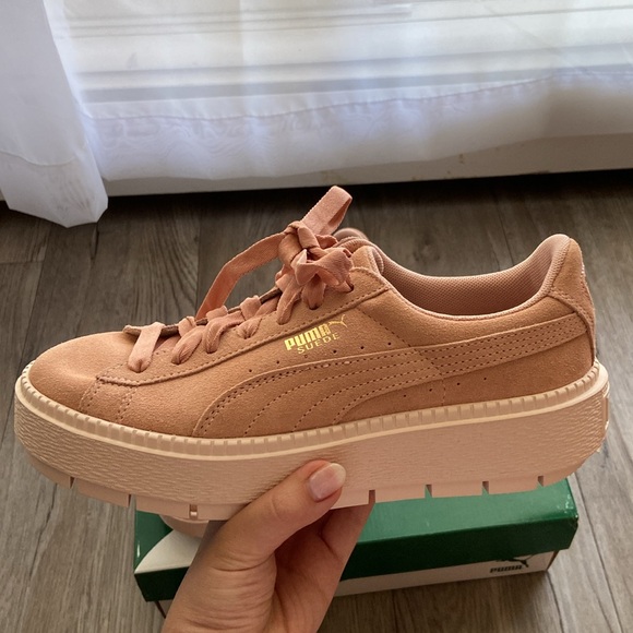 Puma Suede Platform Trace Win Shoes | Medium Pink - Picture 2 of 9
